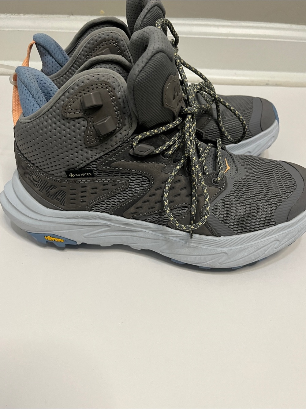 Hoka Anapaca 2 grey size 8 b woman